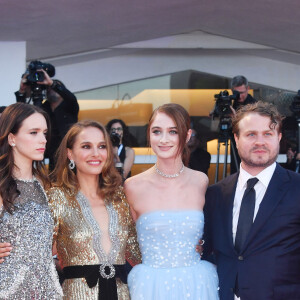 Stacy Martin, Natalie Portman, Raffey Cassidy, Brady Corbet - Montée des marches de la première du film "Vox Lux" lors du 75ème festival du film de Venise, la Mostra le 4 septembre 2018.