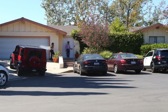 La police intervient au domicile de Mac Miller après qu'il ait été retrouvé mort dans sa maison de San Fernando, Il s'agirait d'une overdose à Los Angeles le 7 septembre 2018.