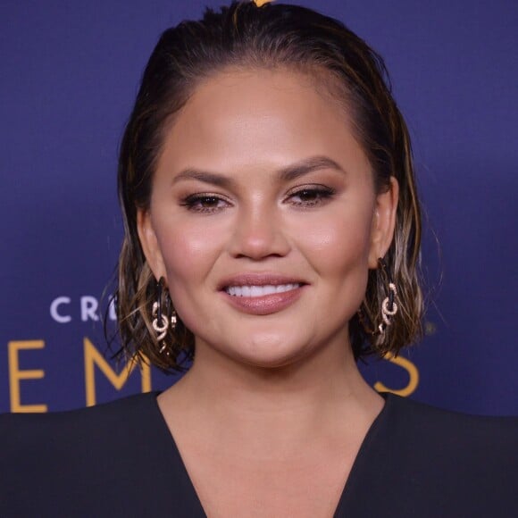 Chrissy Teigen aux Primetime Creative Arts Emmy Awards au Microsoft Theater à Los Angeles, le 9 septembre 2018.