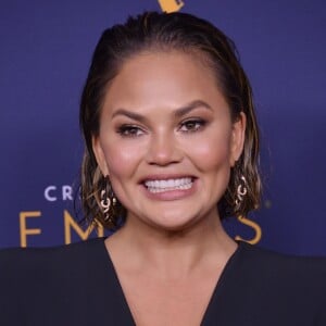 Chrissy Teigen aux Primetime Creative Arts Emmy Awards au Microsoft Theater à Los Angeles, le 9 septembre 2018.