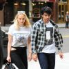 Joe Jonas et sa fiancée Sophie Turner rejoignent l'appartement de Priyanka Chopra à New York, le 4 septembre 2018.