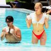 Exclusif - Joe Jonas et sa fiancée Sophie Turner passent une journée à la piscine de leur hôtel Delano à Miami. Le 13 août 2018