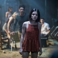 Lucy Hale et Tyler Posey s'invitent chez vous pour un Action ou vérité sanglant