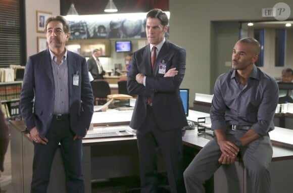 Joe Mantegna, Thomas Gibson et Shemar Moore dans une scène de la série "Esprits Criminels", diffusée sur la chaîne CBS.