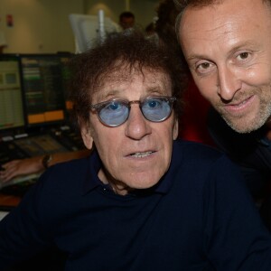 Alain Souchon et son fils Pierre lors de la 14e édition du Charity Day dans la salle des marchés de la société de courtage Aurel BGC au profit des 7 associations participantes à Paris, le 11 septembre 2018. © Veeren/Bestimage