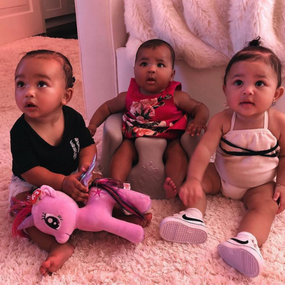 Chicago West, True Thompson et Stormi Webster. Septembre 2018.