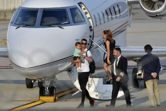 Cristiano Ronaldo arrive à Turin avec sa famille, le 29 juillet 2018.