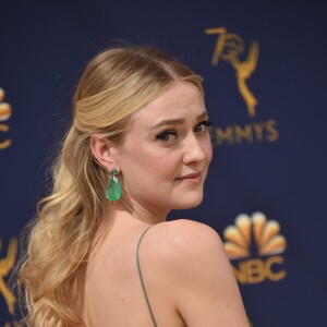 Dakota Fanning au 70ème Primetime Emmy Awards au théâtre Microsoft à Los Angeles le 17 septembre 2018.