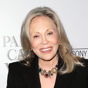 Faye Dunaway lors de la première de ''Paris Can Wait'' au Silver Screen Theatre au Pacific Design Center à Los Angeles, le 11 mai 2017.