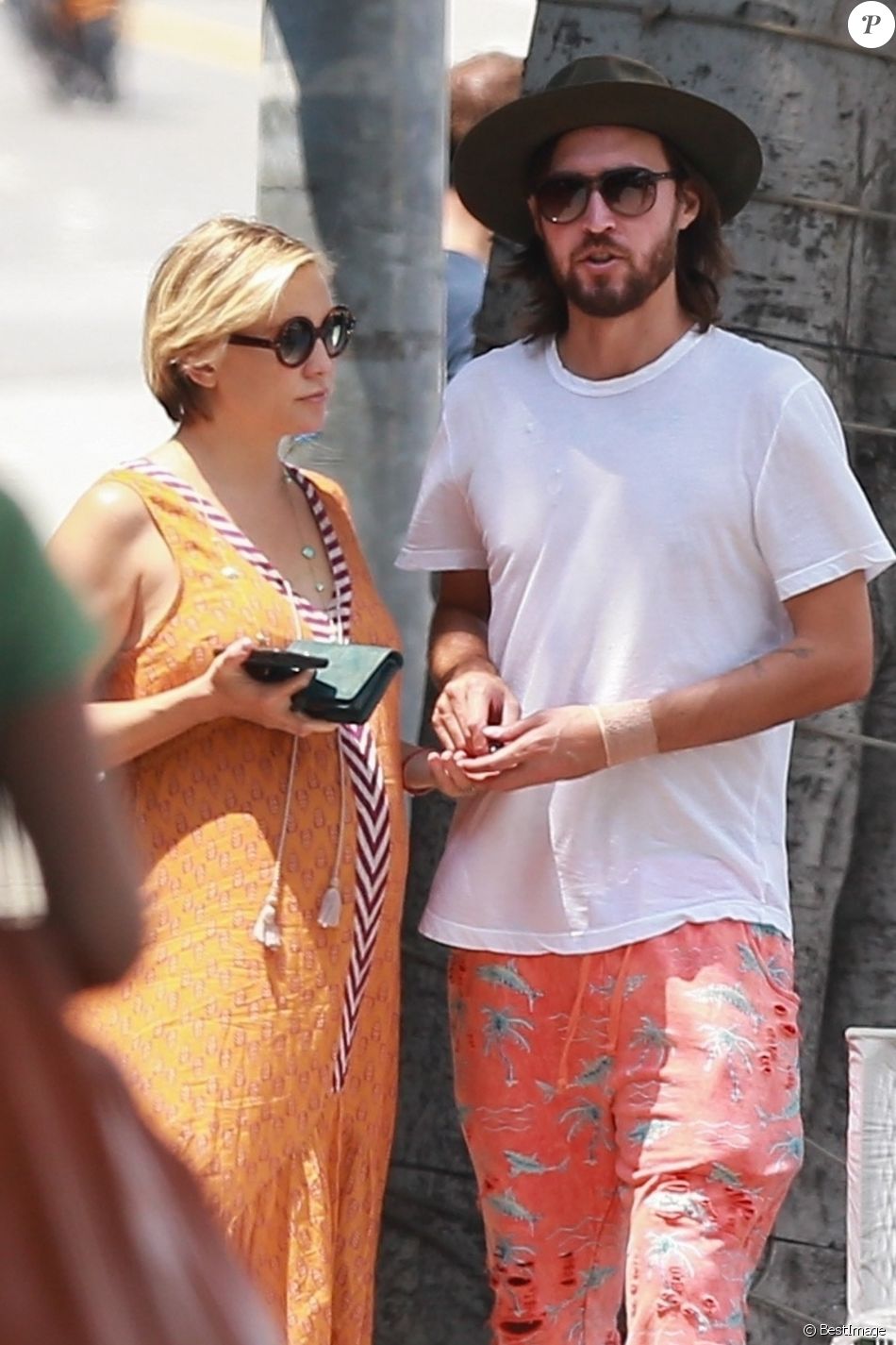 Exclusif - No web - Kate Hudson enceinte et son compagnon Danny