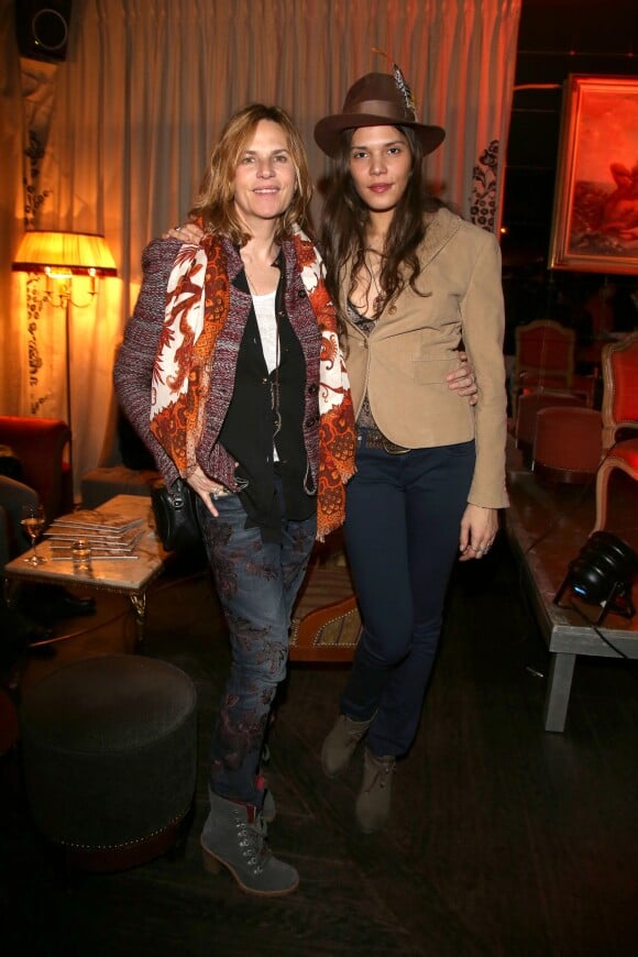 Virginie Coupérie-Eiffel et sa fille Vanille Clerc - Soirée "The Gant Party" pour la Saint Valentin au "Tres Honore" à Paris, le 14 fevrier 2013.