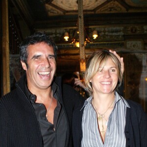 Julien Clerc et Virginie Coupérie-Eiffel à Paris, le 13 novembre 2003. 
