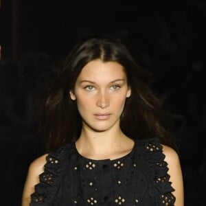 Bella Hadid - Défilé Alberta Ferretti, collection prêt-à-porter printemps-été 2019 à Milan, le 19 septembre 2018.