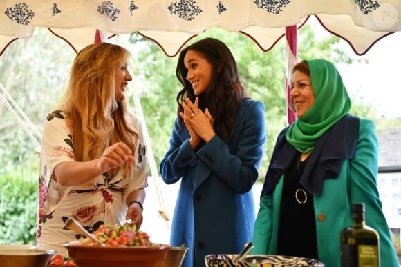 La duchesse Meghan de Sussex le 20 septembre 2018 au palais de Kensington pour le lancement du livre de recettes de cuisine Together, our community cookbook qu'elle a préfacé.