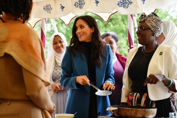 La duchesse Meghan de Sussex le 20 septembre 2018 au palais de Kensington pour le lancement du livre de recettes de cuisine Together, our community cookbook qu'elle a préfacé.