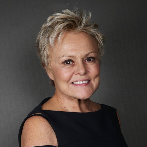 Exclusif - Muriel Robin - Backstage - 12ème cérémonie des Globes de Cristal au Lido à Paris, le 12 février 2018. © Rachid Bellak / Pool / Bestimage