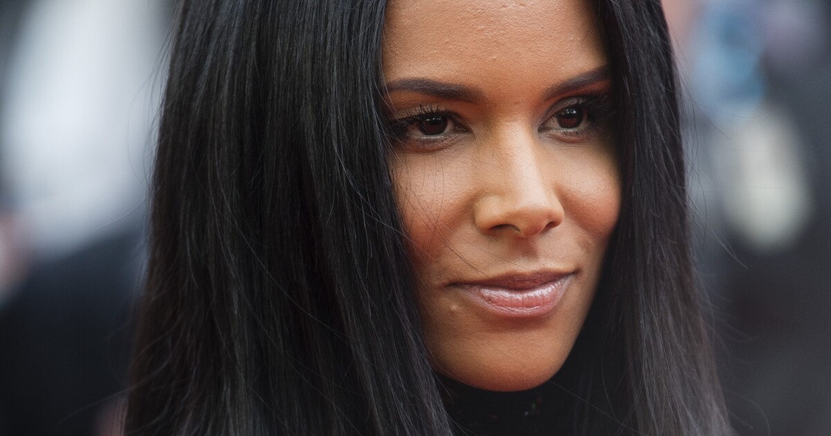 Shy'm topless à la mer Images de ses vacances de rêve avant DALS