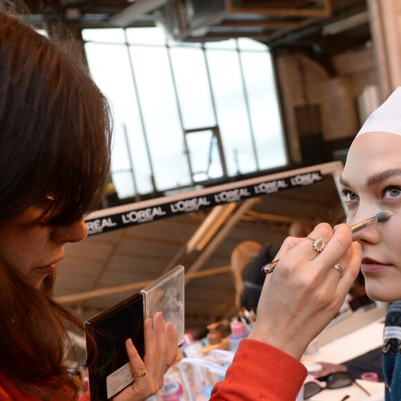 Karlie Kloss - Coulisses du défilé Off-White™ collection prêt-à-porter printemps-été 2019 lors de la Fashion Week de Paris, le 27 septembre 2018. © Ramsamy Veeren/Bestimage
