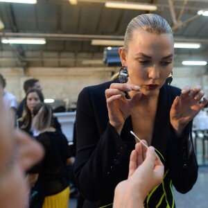 Karlie Kloss - Coulisses du défilé Off-White™ collection prêt-à-porter printemps-été 2019 lors de la Fashion Week de Paris, le 27 septembre 2018. © Ramsamy Veeren/Bestimage
