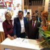 Sylvie Tellier et Maëva Coucke (Miss France 2018) en compagnie d'Arvind Bundhun, directeur de l'office de tourisme de l'île Maurice. Le 25 septembre 2018 à Paris.