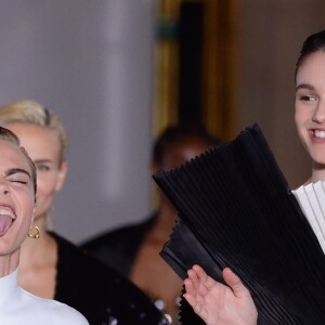 Olivier Rousteing et Cara Delevingne - Défilé Balmain, collection printemps-été 2019 à l'Hôtel de Ville. Paris, le 28 septembre 2018.