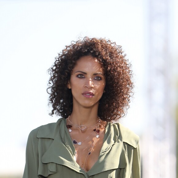 Noémie Lenoir - Défilé L'Oréal Paris 2018 sur la Seine le 30 septembre 2018. © Cyril Moreau / Olivier Borde / Bestimage