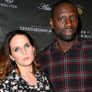 Info ( Omar Sy bientôt papa pour la 5 ème fois, sa femme Hélène est enceinte) - Omar Sy et sa femme Hélène au vernissage de l'exposition "Vision by AG", au profit de l'association caritative CeKeDuBonheur, à la Piscine Molitor à Paris, le 30 novembre 2016. © Guirec Coadic/Bestimage