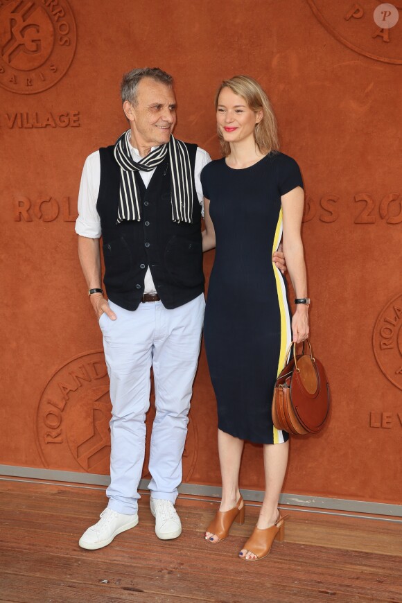 Jean-Charles de Castelbajac et sa compagne Pauline de Drouas au village lors des internationaux de tennis de Roland Garros à Paris, le 9 juin 2018. © Cyril Moreau/Bestimage