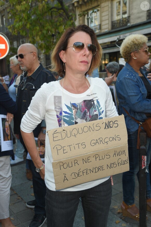 Illustration - Grand rassemblement contre les violences faites aux femmes à l'appel de Muriel Robin au Palais de Justice de Paris, le samedi 6 octobre 2018. © Coadic Guirec / Bestimage