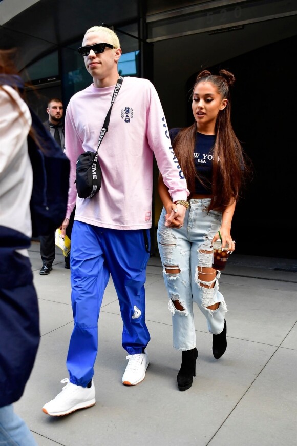 Ariana Grande et son fiancé Pete Davidson à New York, le 11 juillet 2018