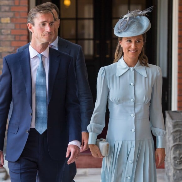 James Matthews et sa femme Pippa Middleton (enceinte) - La famille royale d'Angleterre lors du baptême du prince Louis en la chapelle St James à Londres. Le 9 juillet 2018