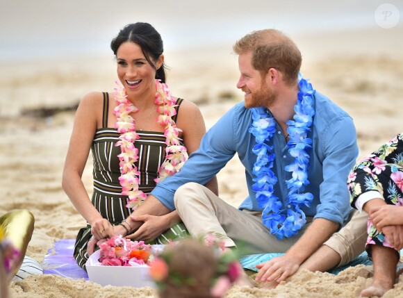 Le prince Harry, duc de Sussex, et Meghan Markle, duchesse de Sussex, visitent la plage de Bondi Beach. Sydney, le 19 octobre 2018.