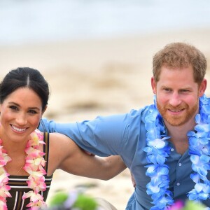 Le prince Harry, duc de Sussex, et Meghan Markle, duchesse de Sussex, visitent la plage de Bondi Beach. Sydney, le 19 octobre 2018.