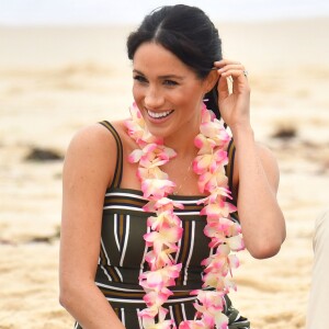 Le prince Harry, duc de Sussex, et Meghan Markle, duchesse de Sussex, visitent la plage de Bondi Beach. Sydney, le 19 octobre 2018.