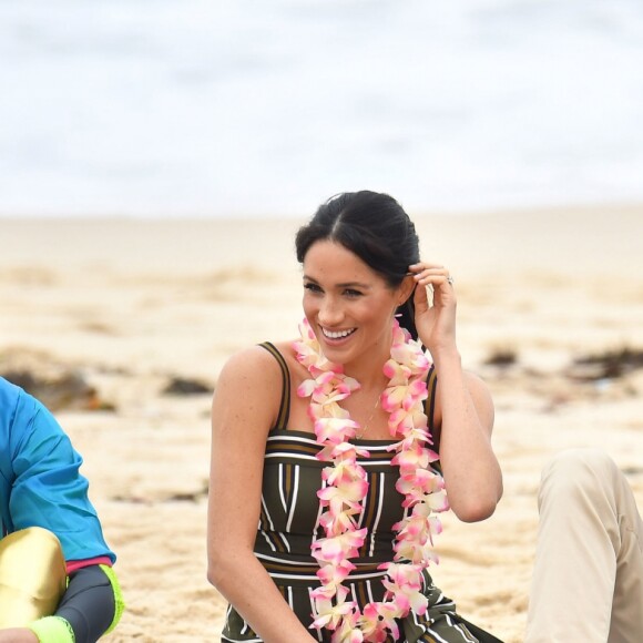 Le prince Harry, duc de Sussex, et Meghan Markle, duchesse de Sussex, visitent la plage de Bondi Beach. Sydney, le 19 octobre 2018.