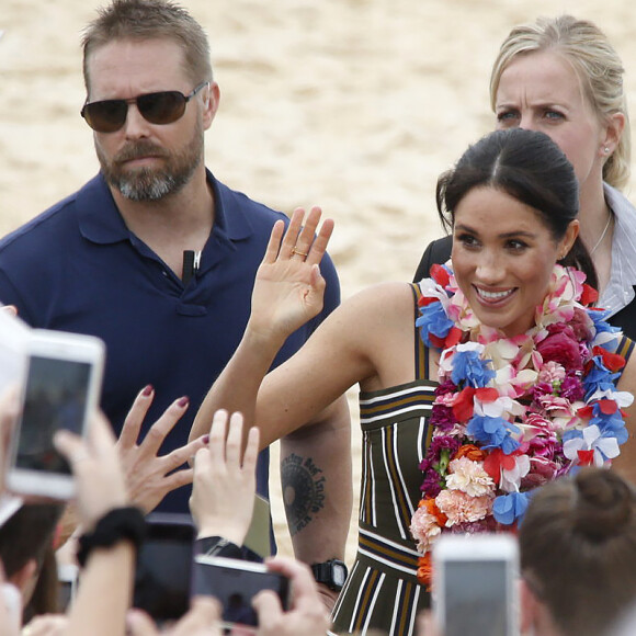 Le prince Harry, duc de Sussex, et Meghan Markle, duchesse de Sussex, visitent la plage de Bondi Beach. Sydney, le 19 octobre 2018.