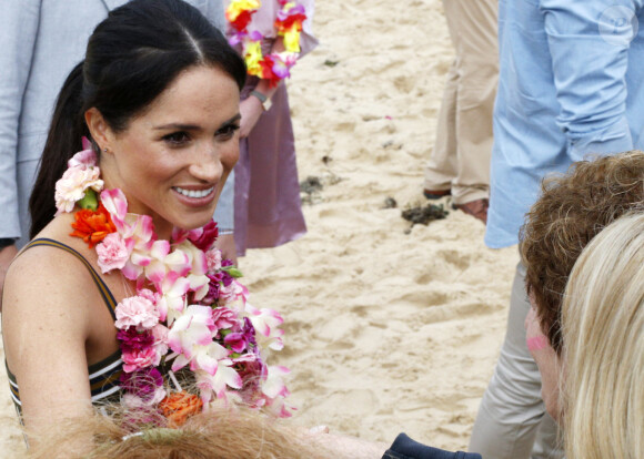 Le prince Harry, duc de Sussex, et Meghan Markle, duchesse de Sussex, visitent la plage de Bondi Beach. Sydney, le 19 octobre 2018.