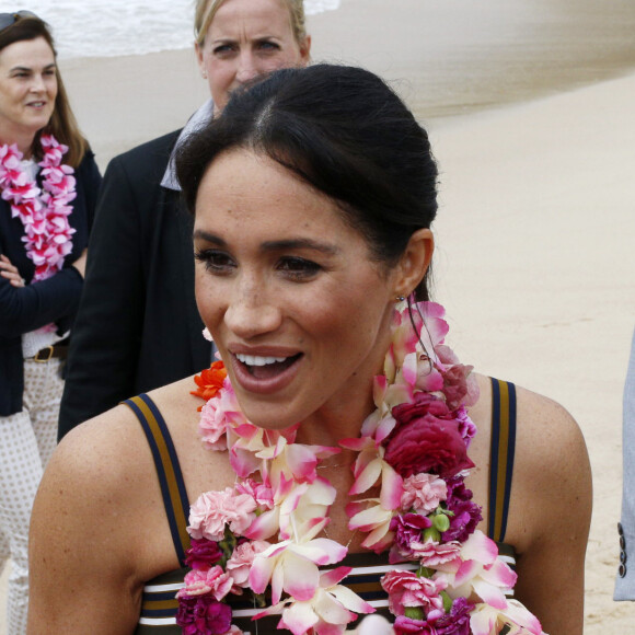 Le prince Harry, duc de Sussex, et Meghan Markle, duchesse de Sussex, visitent la plage de Bondi Beach. Sydney, le 19 octobre 2018.