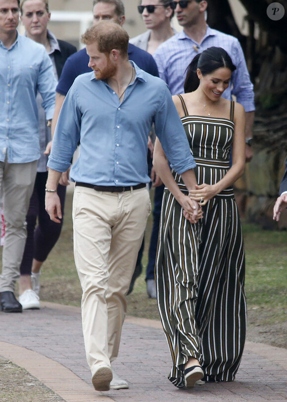 Le prince Harry, duc de Sussex, et Meghan Markle, duchesse de Sussex, visitent la plage de Bondi Beach. Sydney, le 19 octobre 2018.