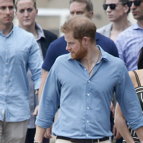 Le prince Harry, duc de Sussex, et Meghan Markle, duchesse de Sussex, visitent la plage de Bondi Beach. Sydney, le 19 octobre 2018.