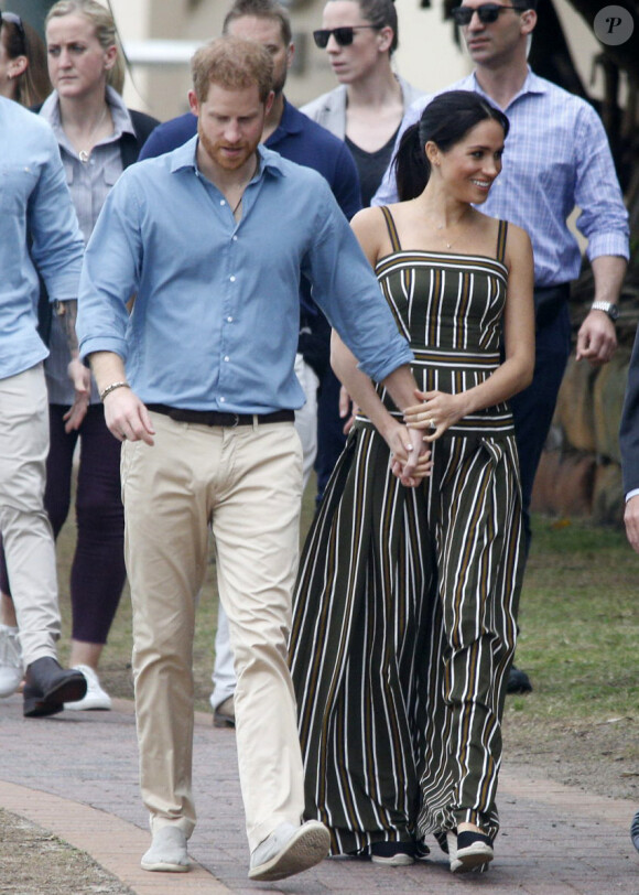 Le prince Harry, duc de Sussex, et Meghan Markle, duchesse de Sussex, visitent la plage de Bondi Beach. Sydney, le 19 octobre 2018.