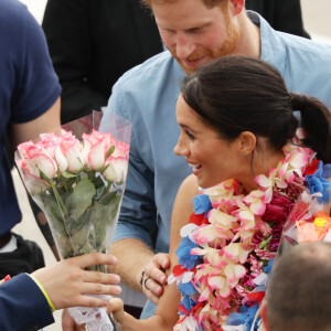 Le prince Harry, duc de Sussex, et Meghan Markle, duchesse de Sussex, visitent la plage de Bondi Beach. Sydney, le 19 octobre 2018.