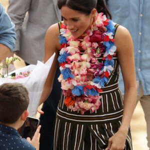 Le prince Harry, duc de Sussex, et Meghan Markle, duchesse de Sussex, visitent la plage de Bondi Beach. Sydney, le 19 octobre 2018.