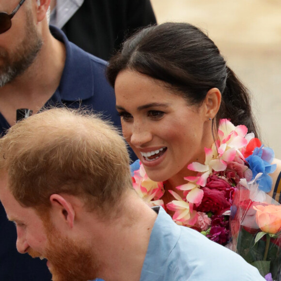 Le prince Harry, duc de Sussex, et Meghan Markle, duchesse de Sussex, visitent la plage de Bondi Beach. Sydney, le 19 octobre 2018.