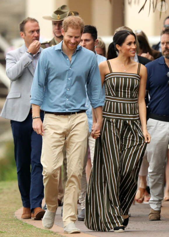 Le prince Harry, duc de Sussex, et Meghan Markle, duchesse de Sussex, visitent la plage de Bondi Beach. Sydney, le 19 octobre 2018.