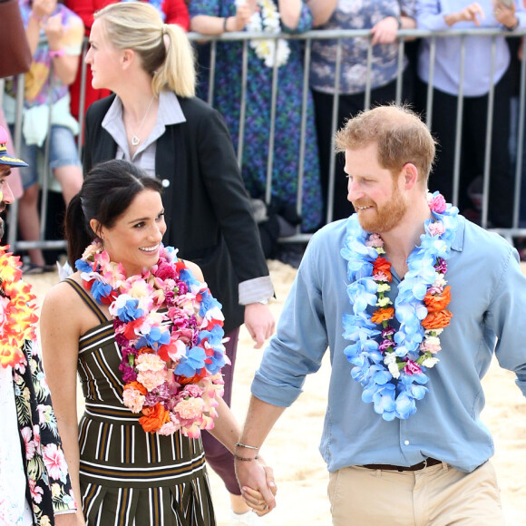 Le prince Harry, duc de Sussex, et Meghan Markle, duchesse de Sussex, visitent la plage de Bondi Beach. Sydney, le 19 octobre 2018.