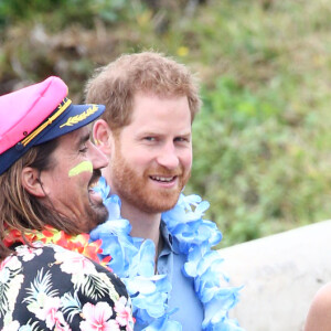 Le prince Harry, duc de Sussex, et Meghan Markle, duchesse de Sussex, visitent la plage de Bondi Beach. Sydney, le 19 octobre 2018.