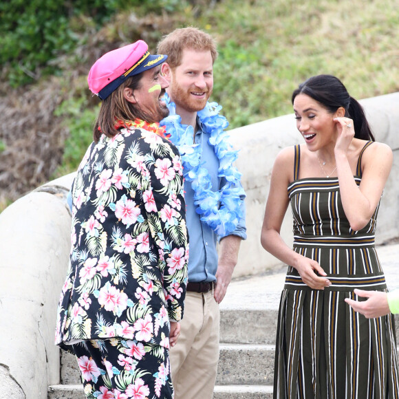 Le prince Harry, duc de Sussex, et Meghan Markle, duchesse de Sussex, visitent la plage de Bondi Beach. Sydney, le 19 octobre 2018.