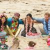 Le prince Harry, duc de Sussex, et Meghan Markle, duchesse de Sussex, visitent la plage de Bondi Beach. Sydney, le 19 octobre 2018.