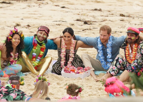 Le prince Harry, duc de Sussex, et Meghan Markle, duchesse de Sussex, visitent la plage de Bondi Beach. Sydney, le 19 octobre 2018.